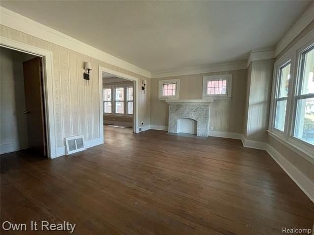 2490 Glendale St - Photo 2 of 13