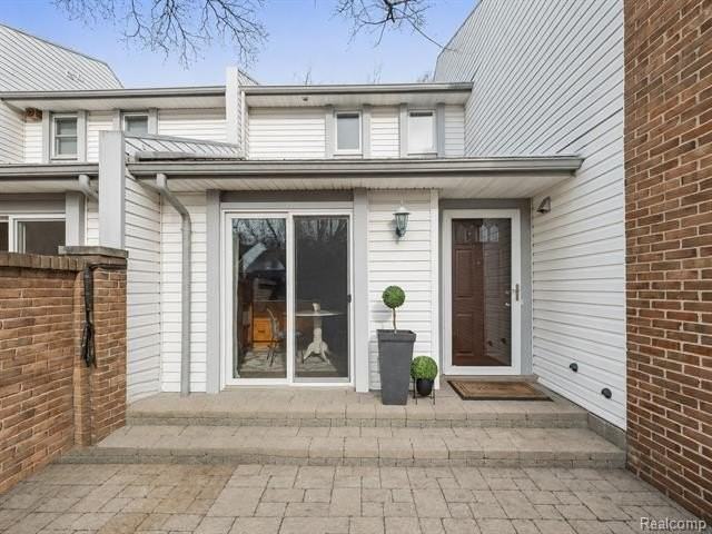 177 E Long Lake Rd - Photo 2 of 19