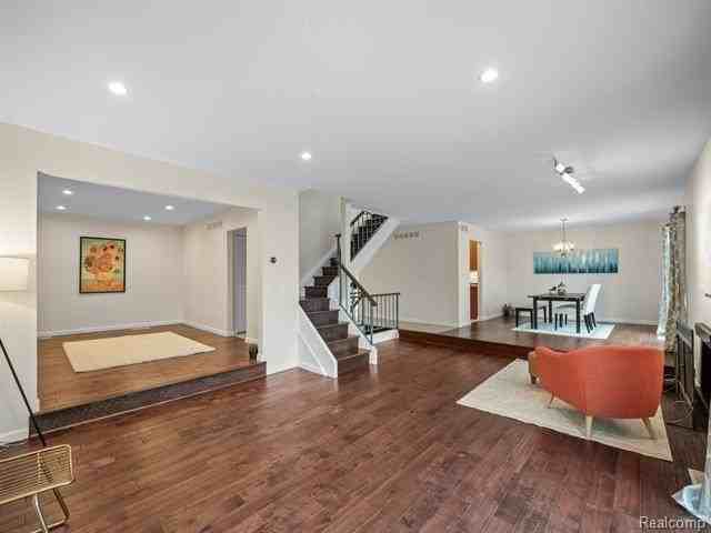 177 E Long Lake Rd - Photo 5 of 19