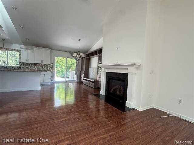 3068 Bridlewood Dr - Photo 4 of 26