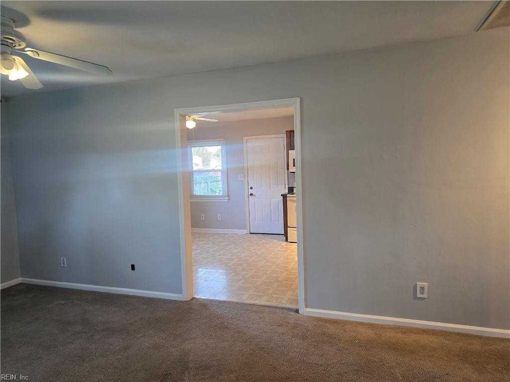 900 Bailey Pl - Photo 3 of 25