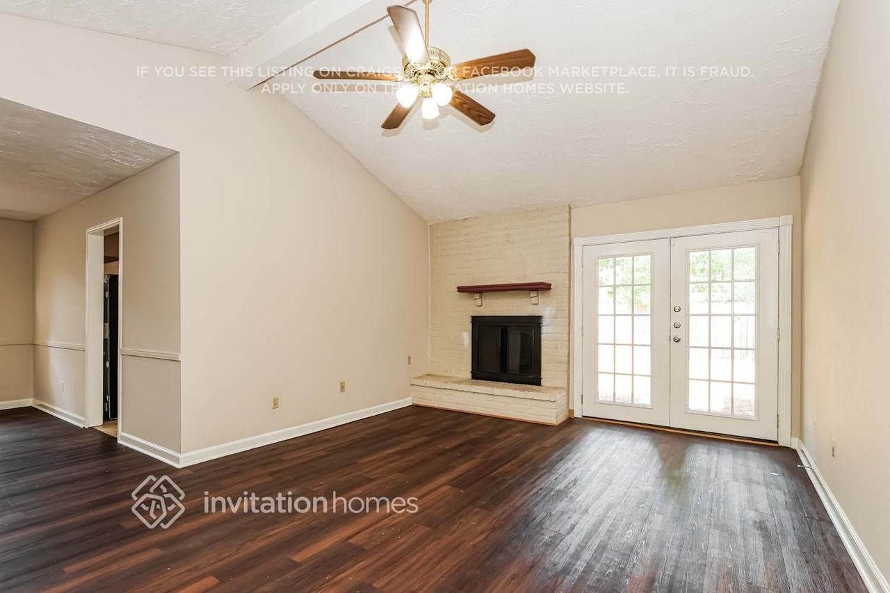 23414 Lestergate Dr - Photo 4 of 17