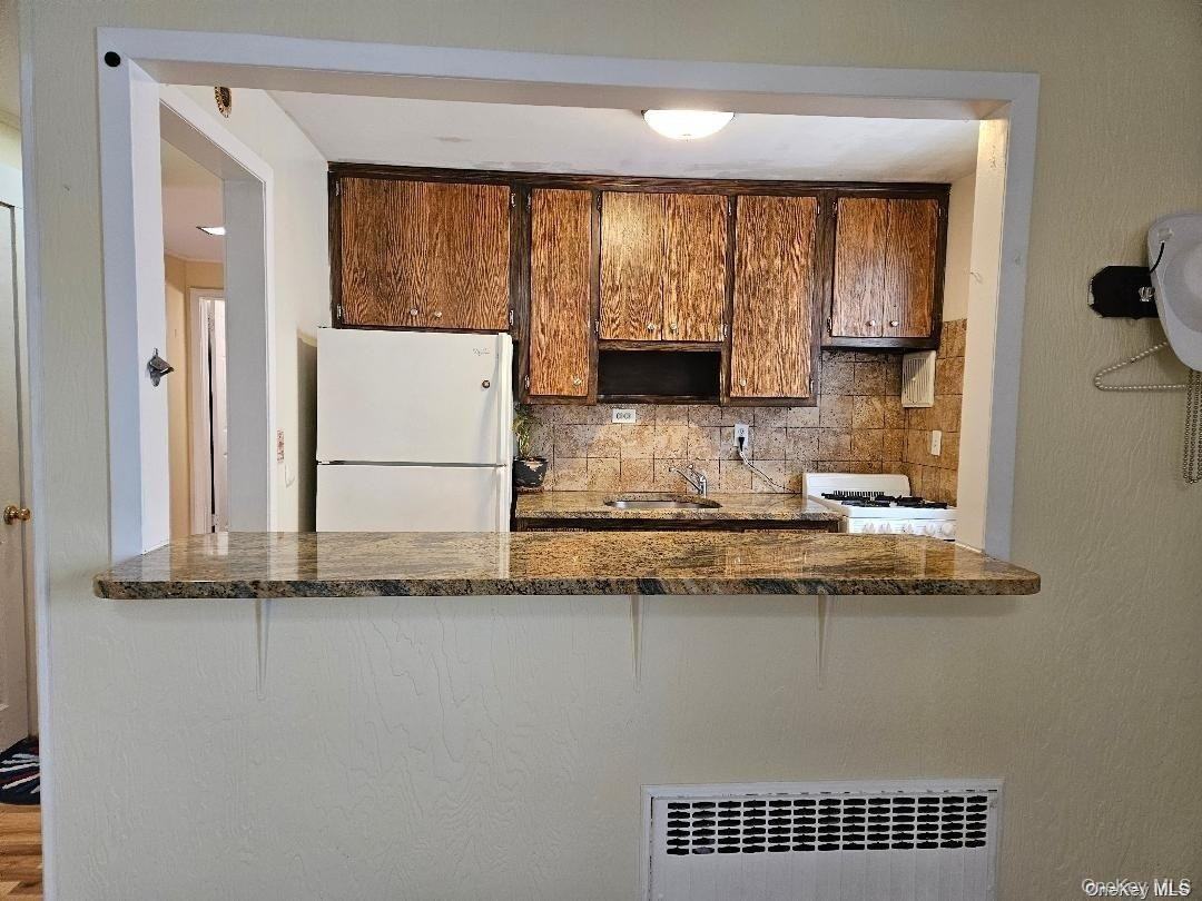 560 E Broadway - Photo 2 of 9