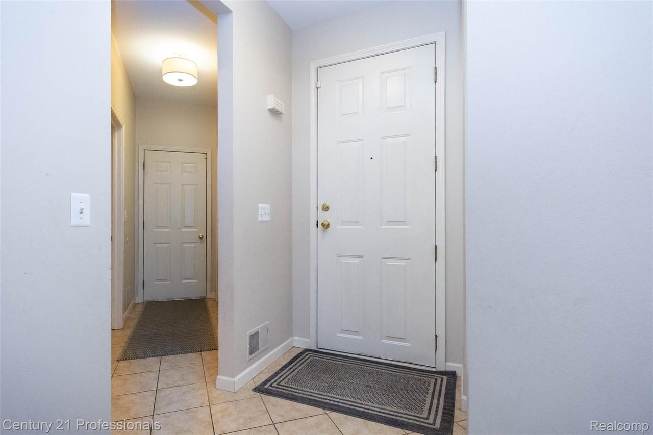 1083 Maya Court Court - Photo 5 of 37
