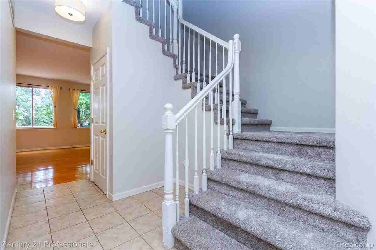 1083 Maya Court Court - Photo 6 of 37