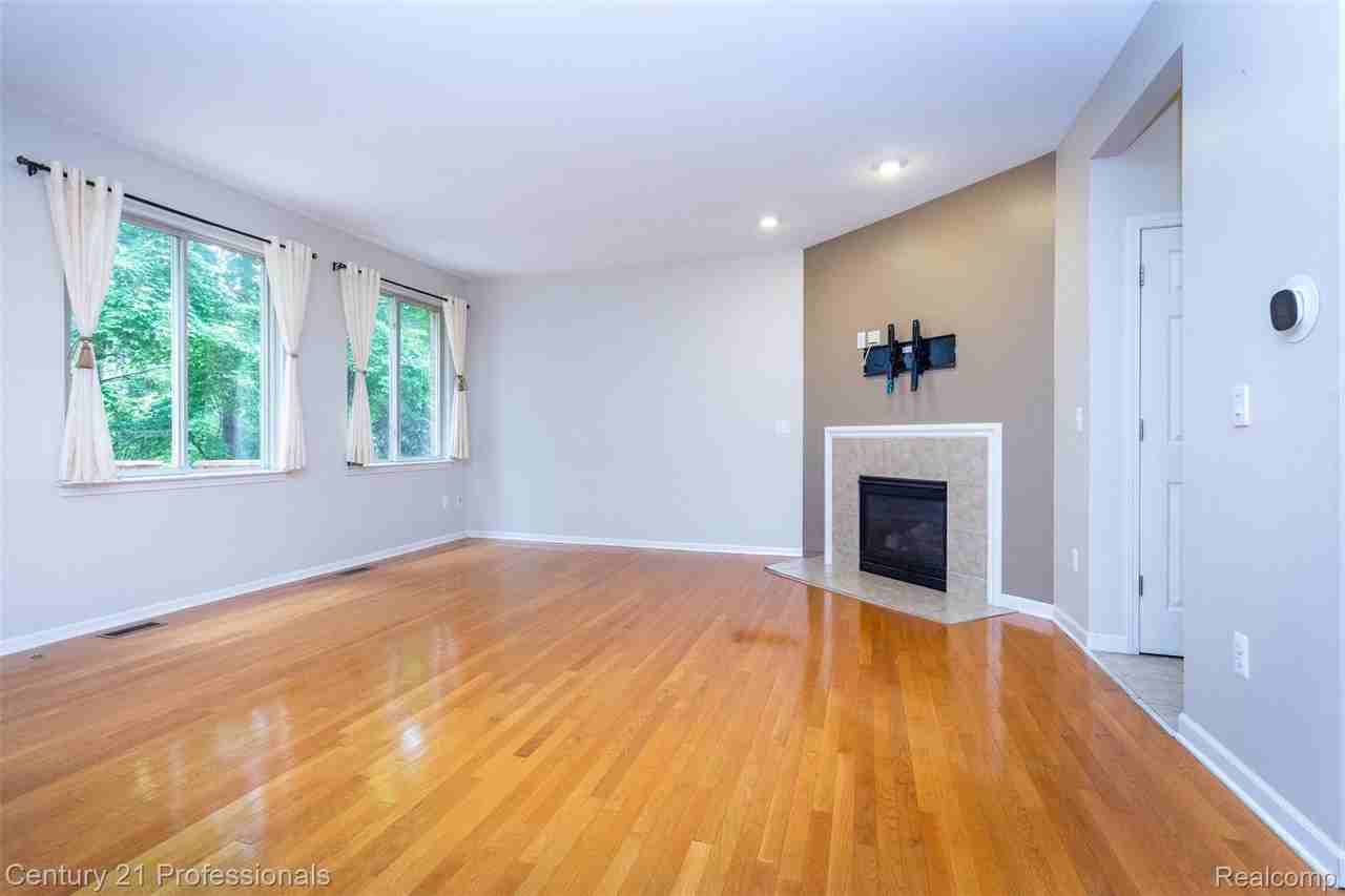 1083 Maya Court Court - Photo 7 of 37