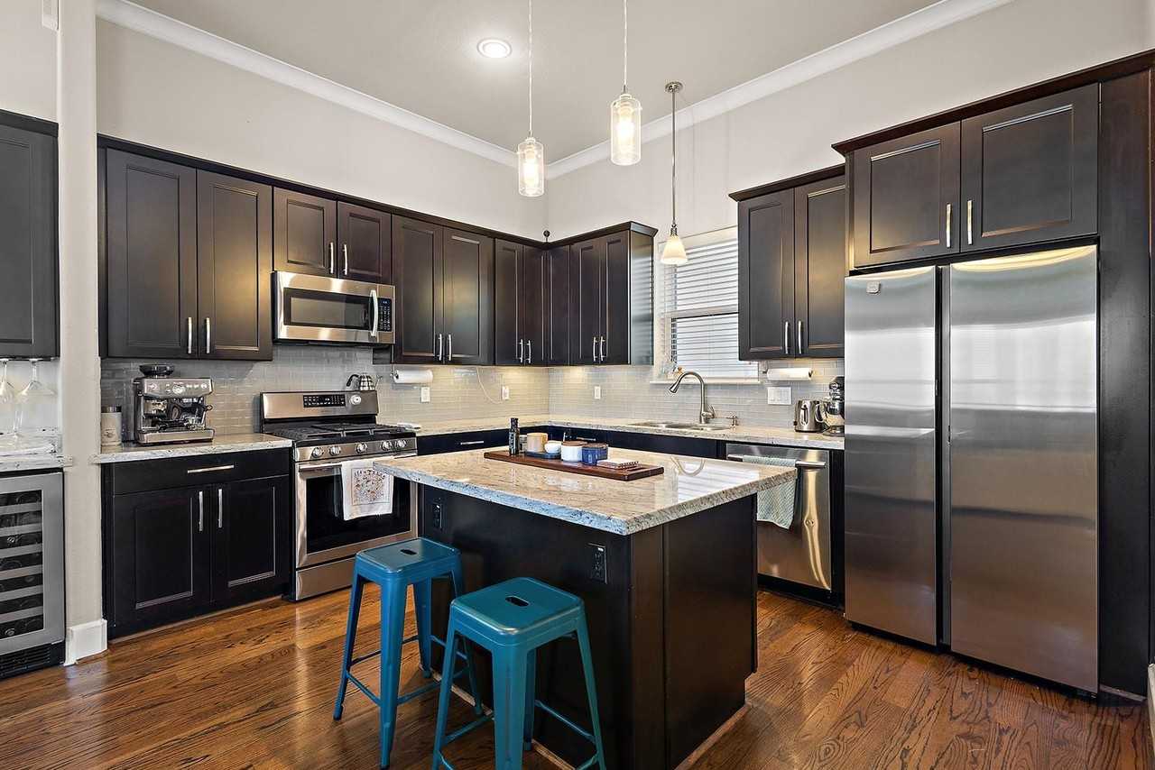 1623 W 23rd St - Photo 6 of 25