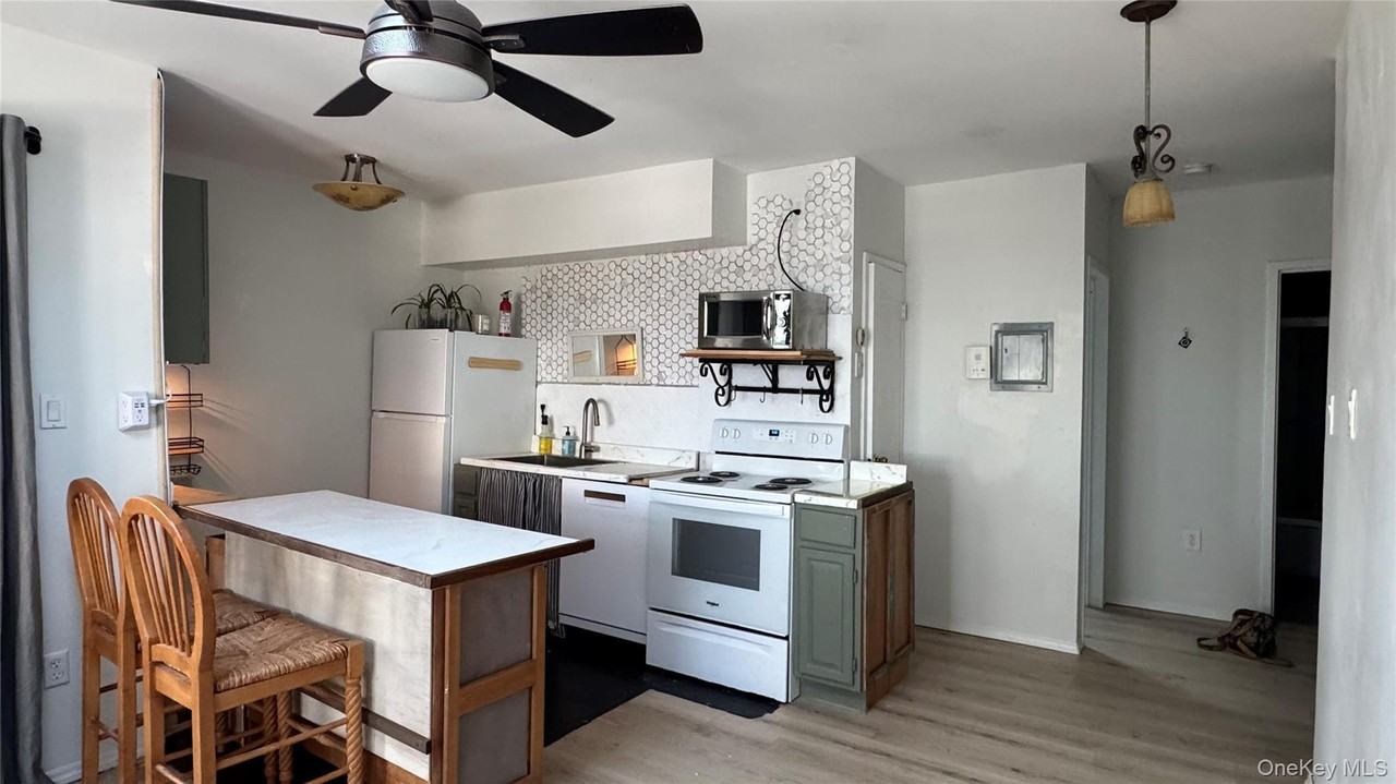 475 W Broadway ##B2 - Photo 6 of 22