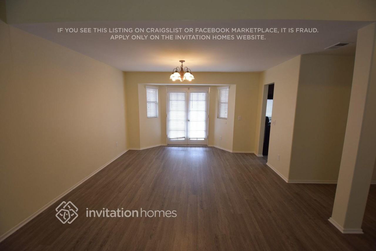 45613 Clubhouse Dr - Photo 2 of 10