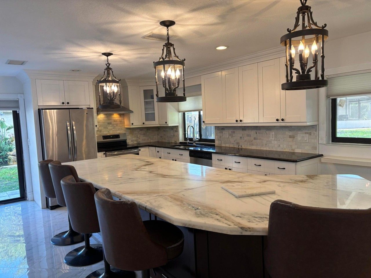 2199 Charleston - Photo 4 of 25