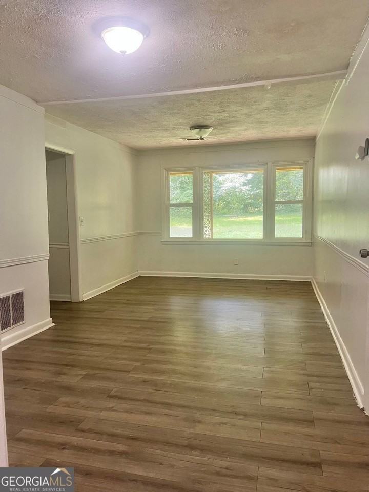 3324 Miller Rd - Photo 6 of 31