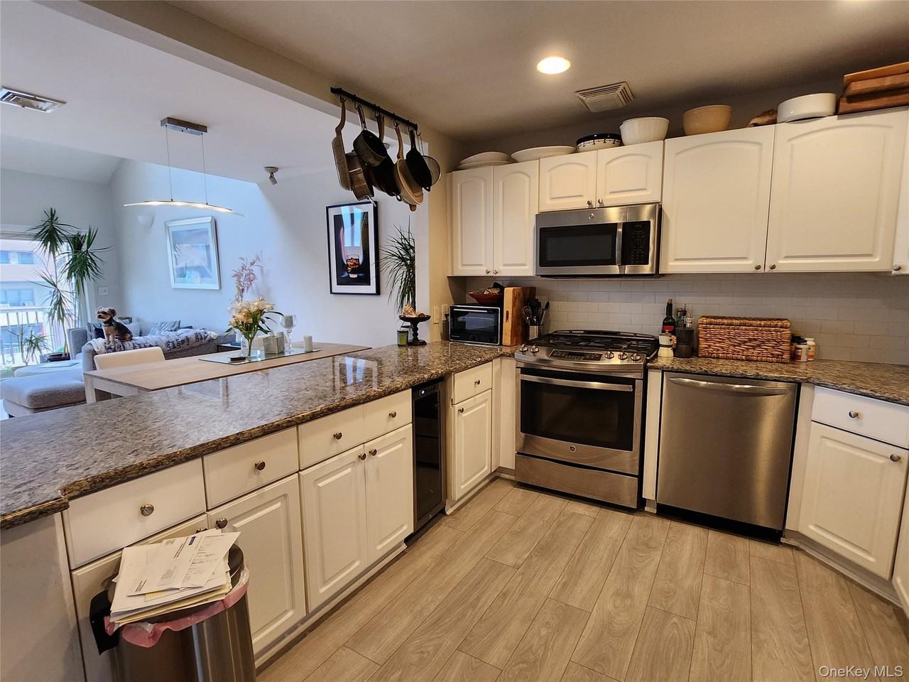 67 Pacific Blvd - Photo 5 of 23
