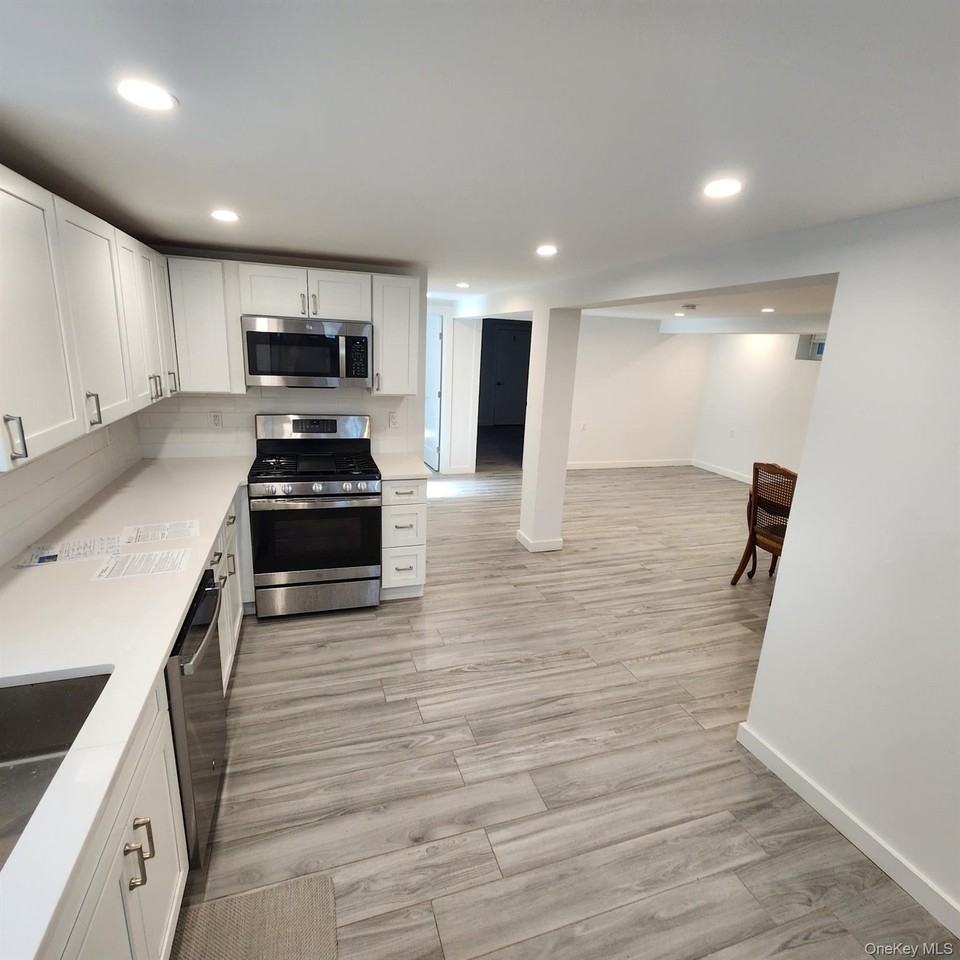 226 E Pine St ##2 - Photo 7 of 16