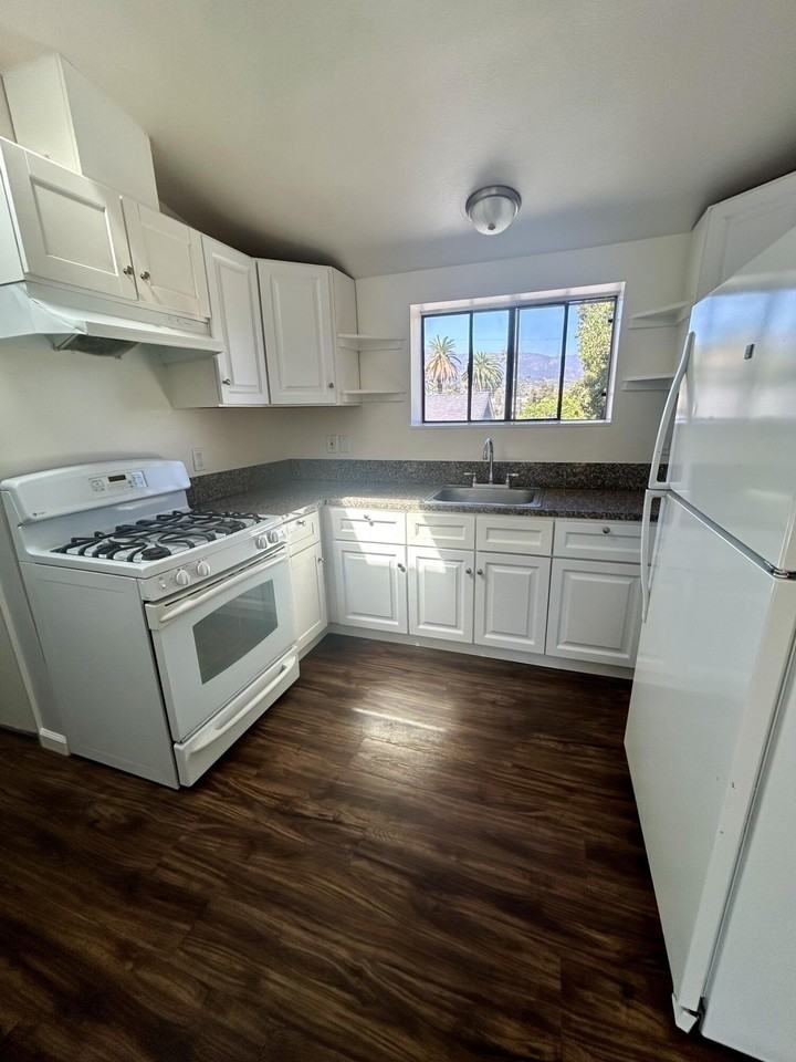 521 W Anapamu St #B - Photo 4 of 12