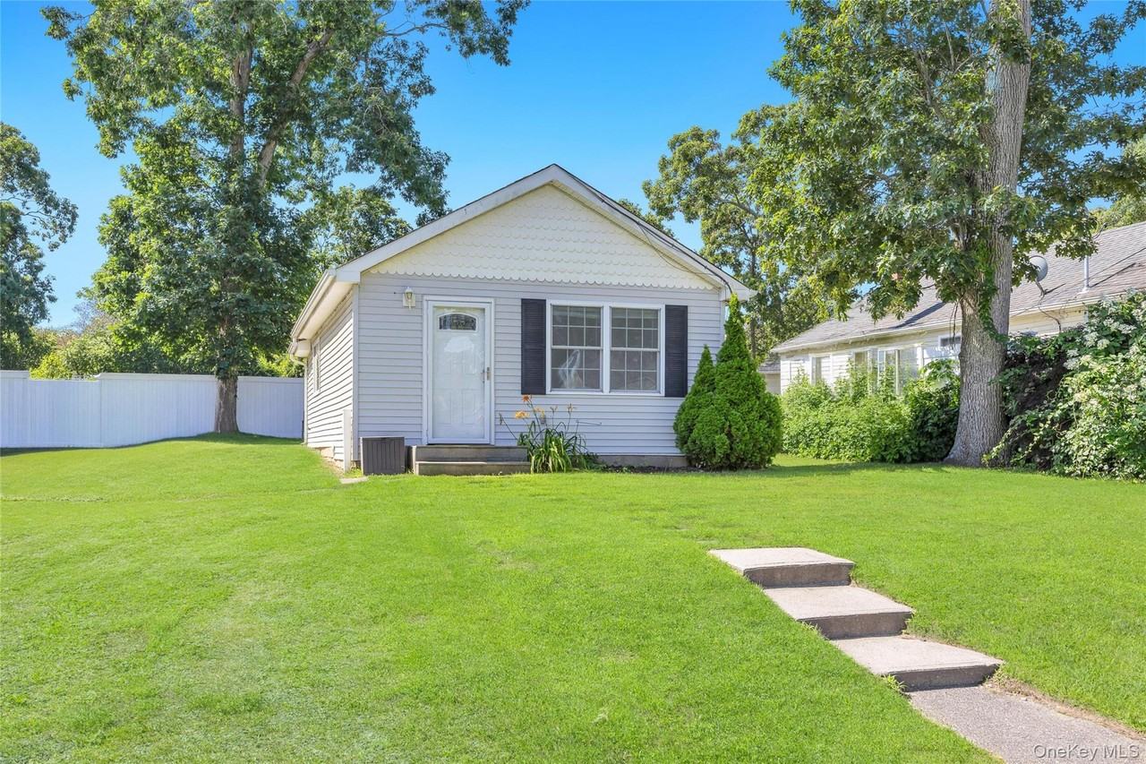 22 Maplewood Ave - Photo 2 of 21