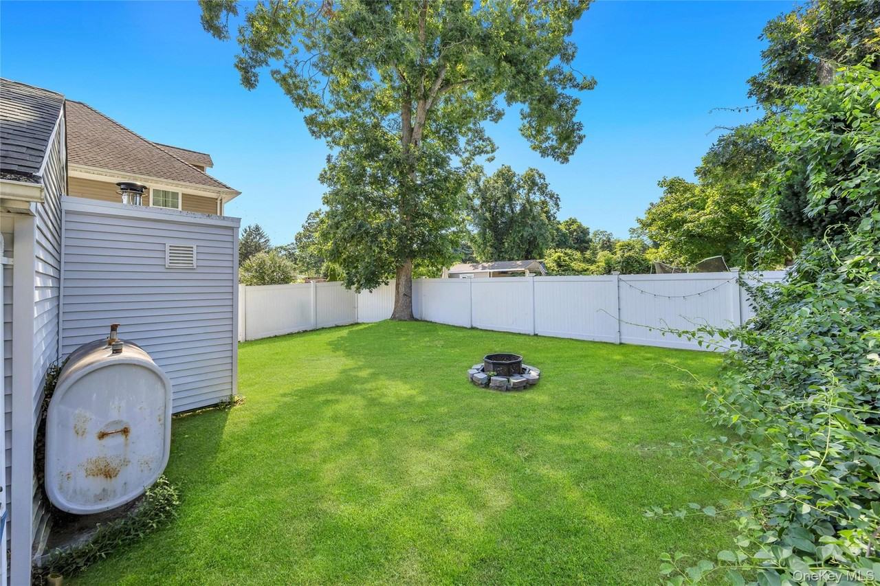 22 Maplewood Ave - Photo 6 of 21