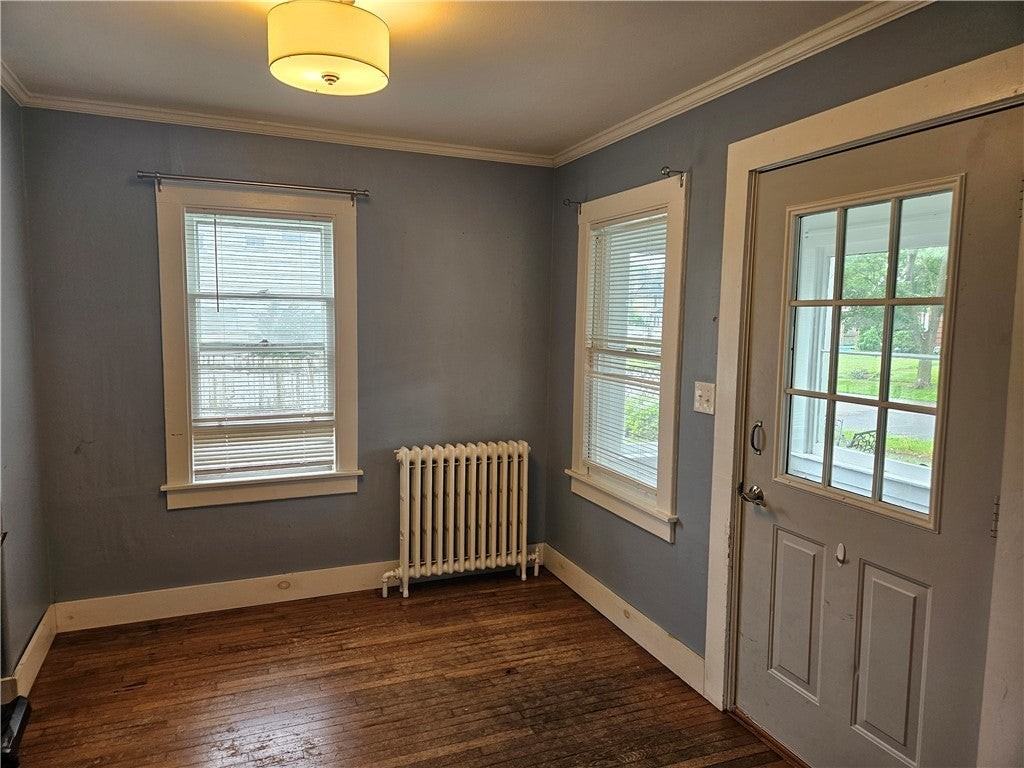 218 Wilson St - Photo 2 of 14