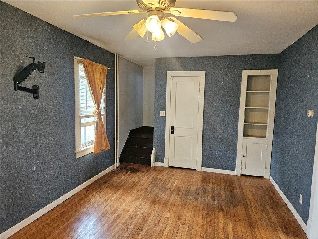 218 Wilson St - Photo 5 of 14