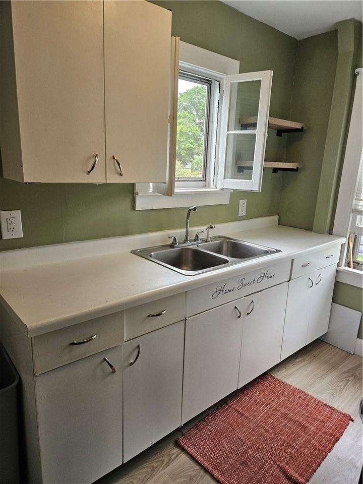 218 Wilson St - Photo 6 of 14