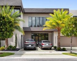 featured image of 10261 Nw 74th Ter