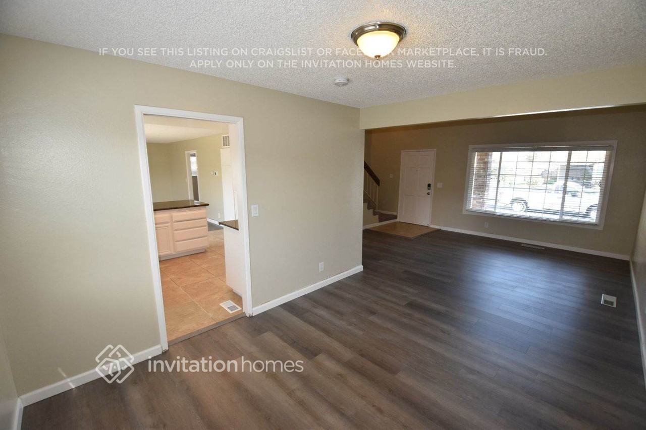 518 Woodlark Dr - Photo 3 of 12