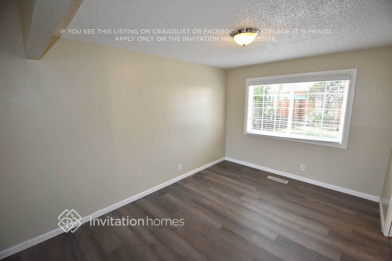 518 Woodlark Dr - Photo 5 of 12