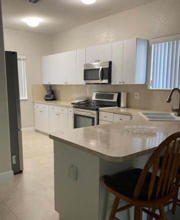 16307 Nw 91st Ave - Photo 2 of 5