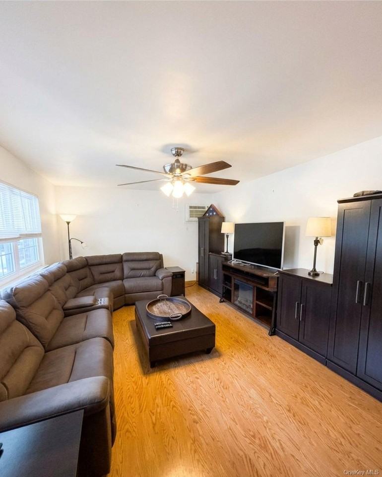 99 Washington St - Photo 4 of 19
