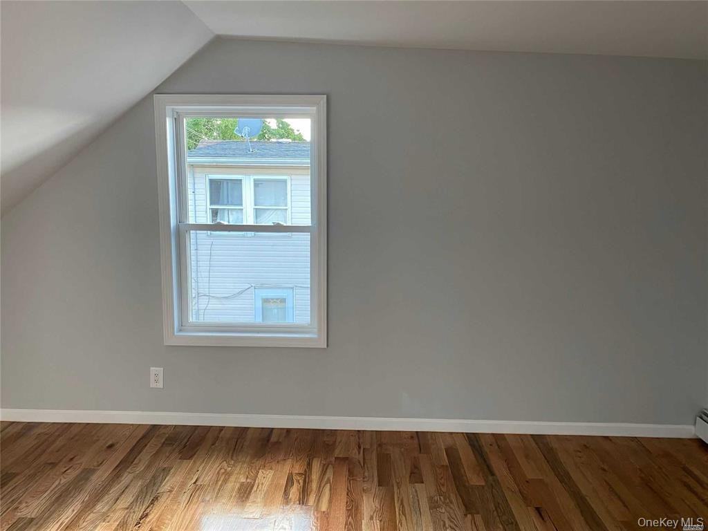158 Rhodes Ave - Photo 3 of 6