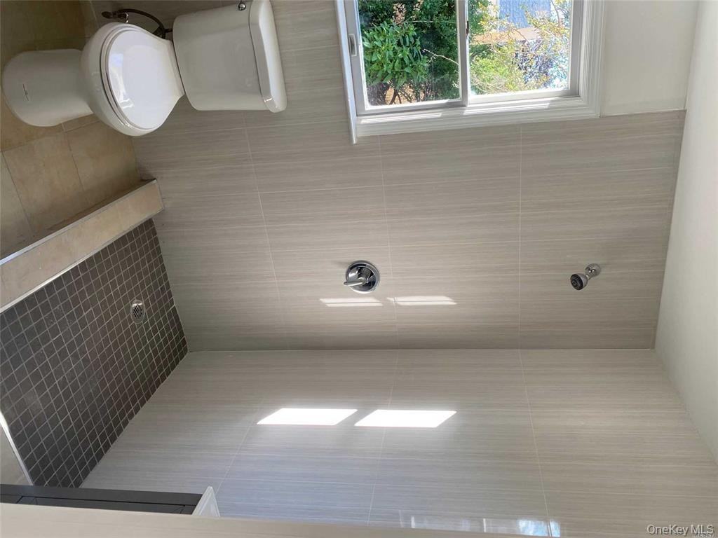 158 Rhodes Ave - Photo 4 of 6