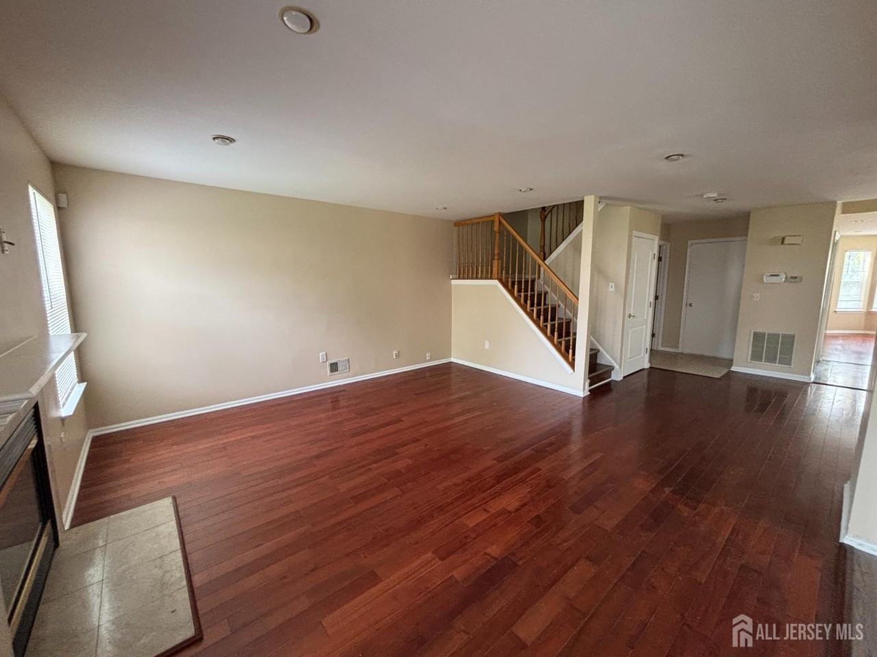 107 Amy Dr - Photo 6 of 24