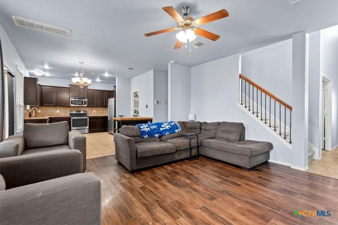 9613 Adeel Dr - Photo 5 of 34