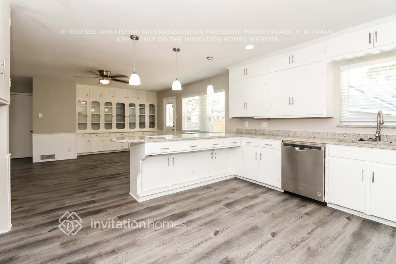 310 E Huitt Ln - Photo 5 of 14