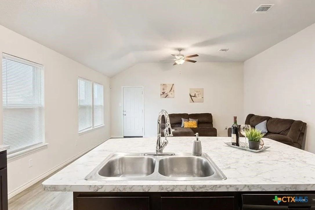 6510 Catherine Dr - Photo 4 of 12