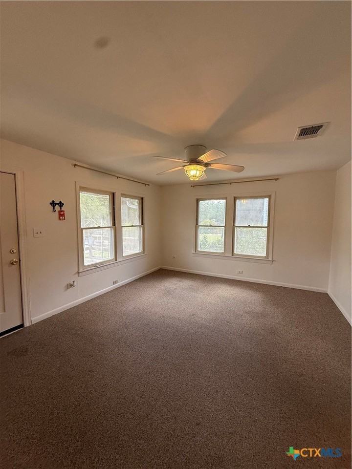 342 S Market St - Photo 4 of 13