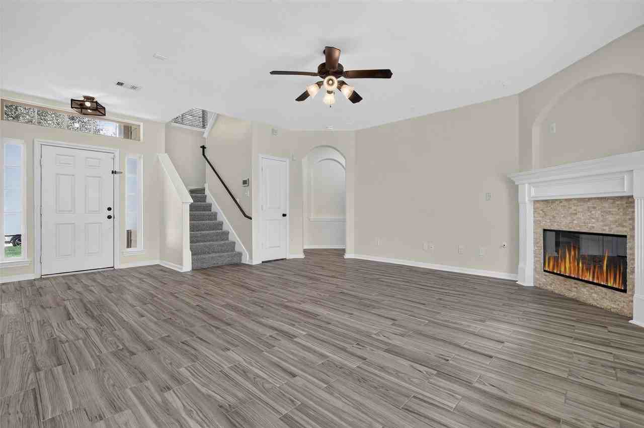 11307 Grand Creek Ln - Photo 4 of 41