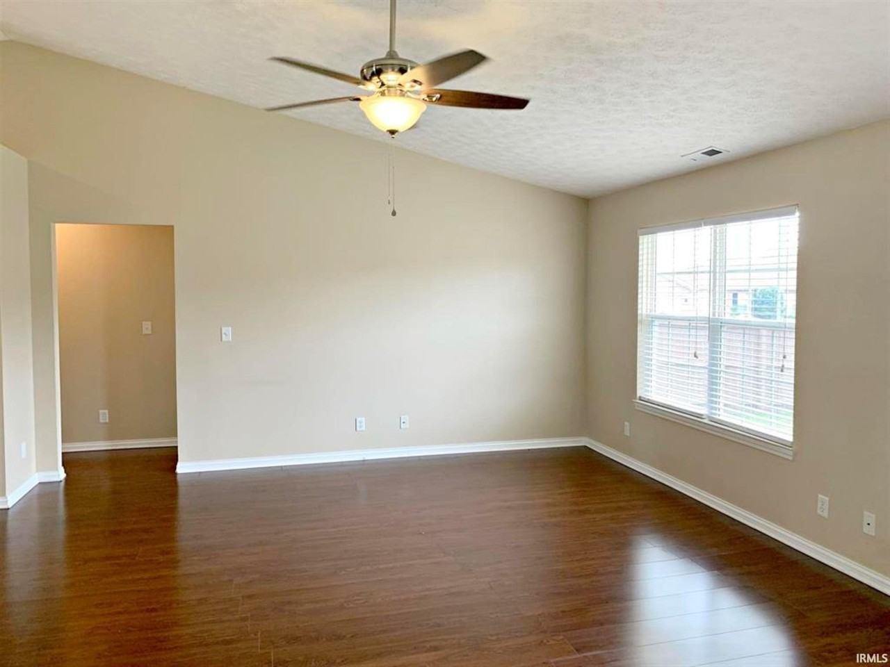 4711 Capehart St - Photo 4 of 11