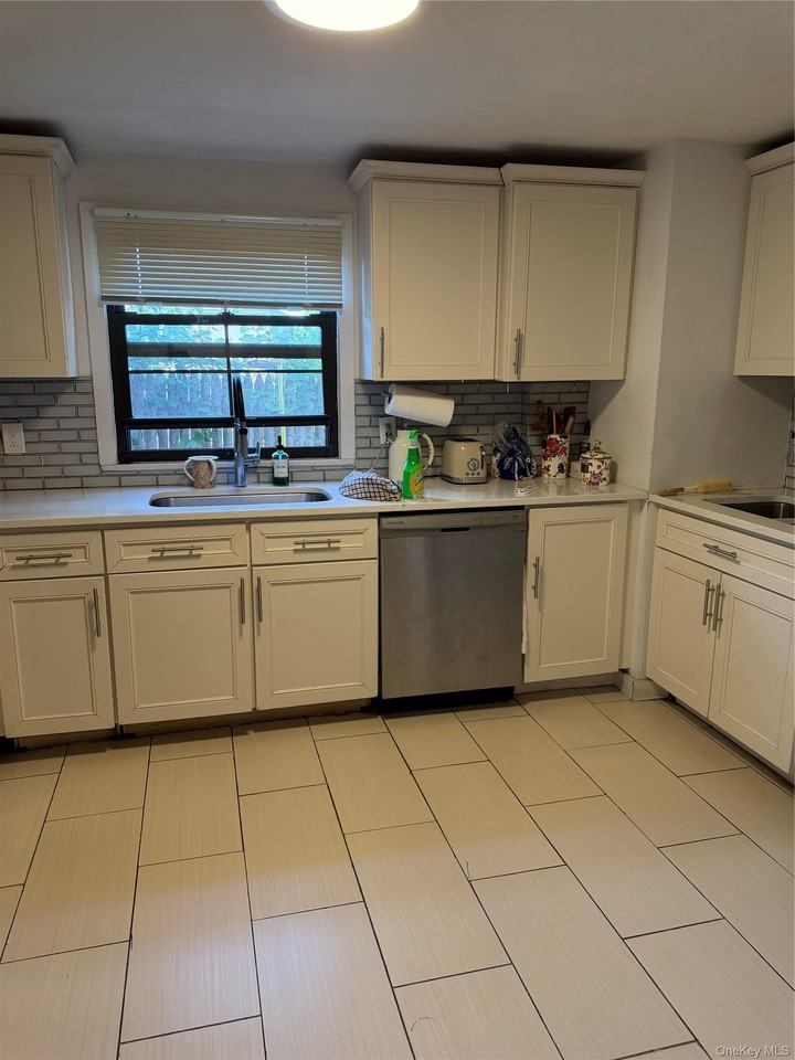 9 Fairview Ave - Photo 4 of 8