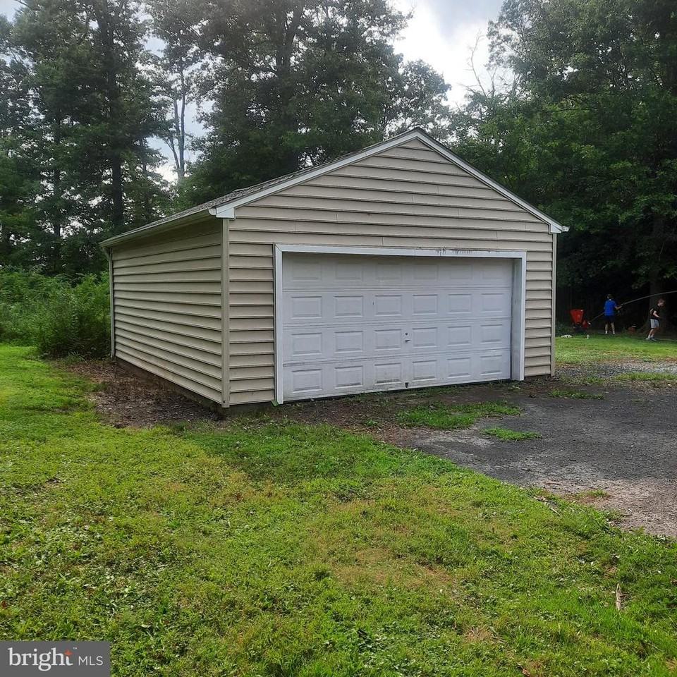8060 Easton Rd - Photo 3 of 10