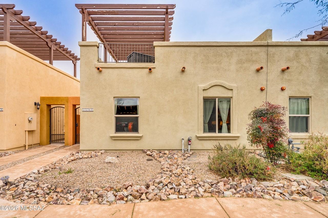 1105 Lombard Way - Photo 2 of 45