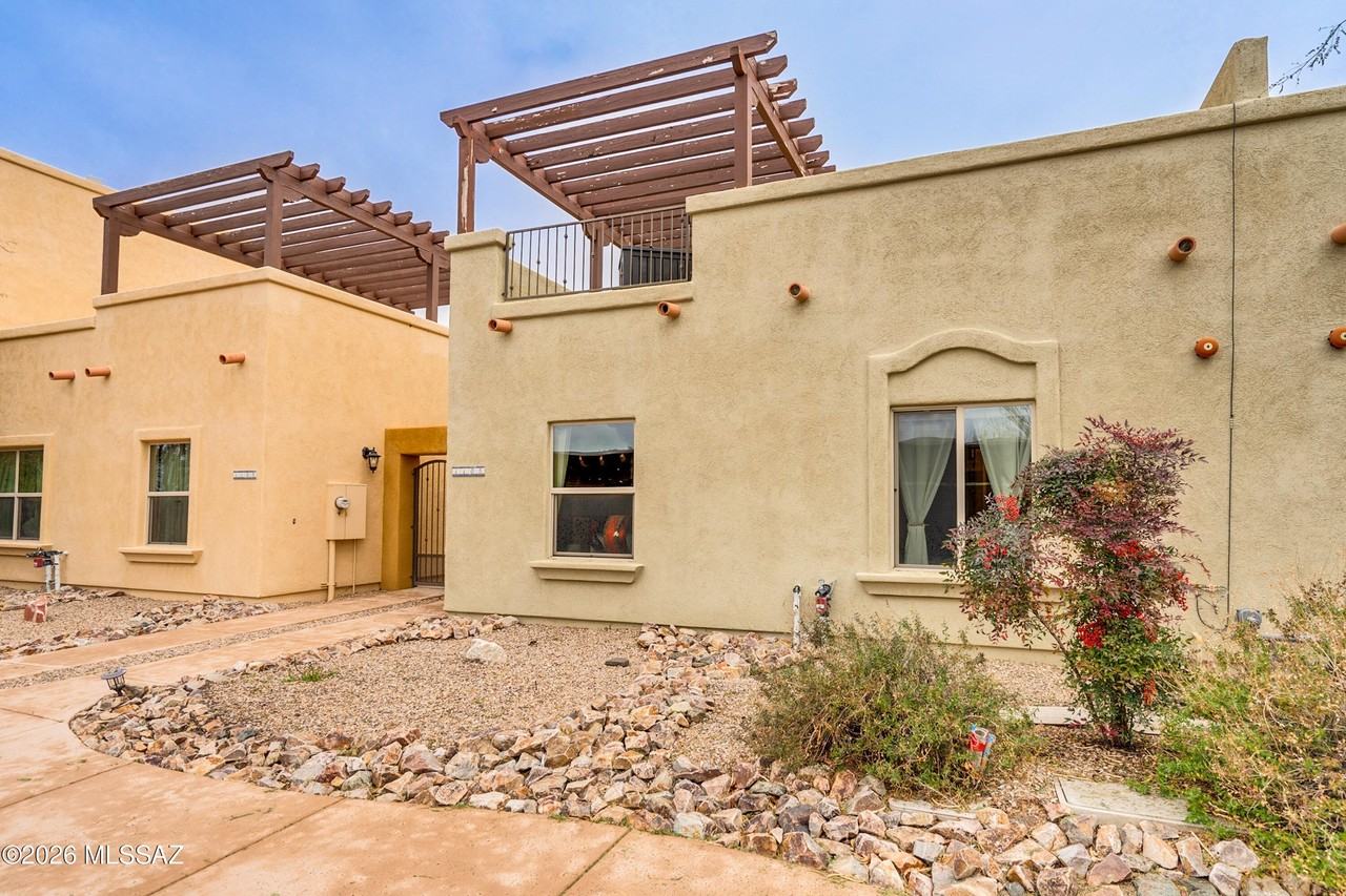 1105 Lombard Way - Photo 3 of 45