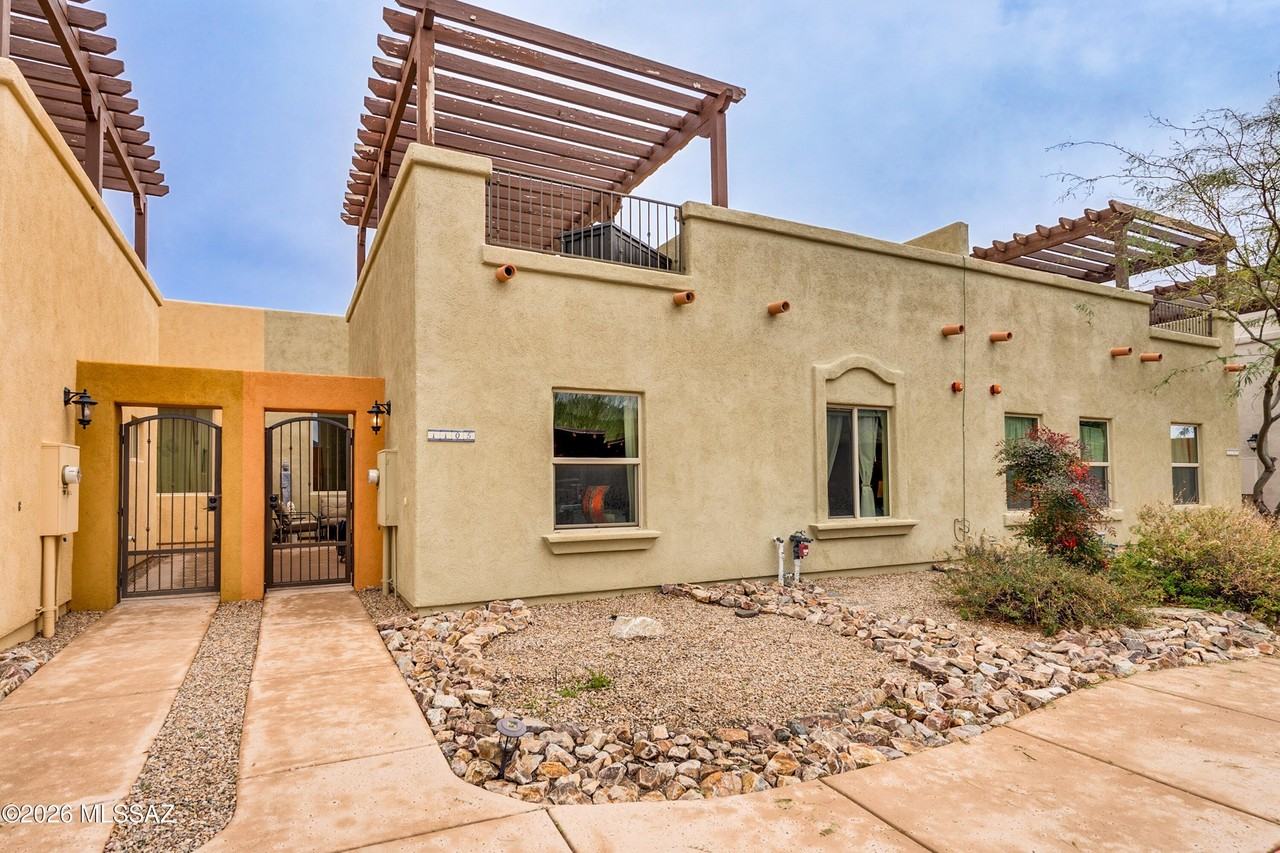 1105 Lombard Way - Photo 4 of 45