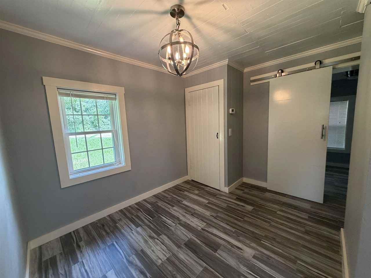 1316 Aintree Ln - Photo 2 of 11