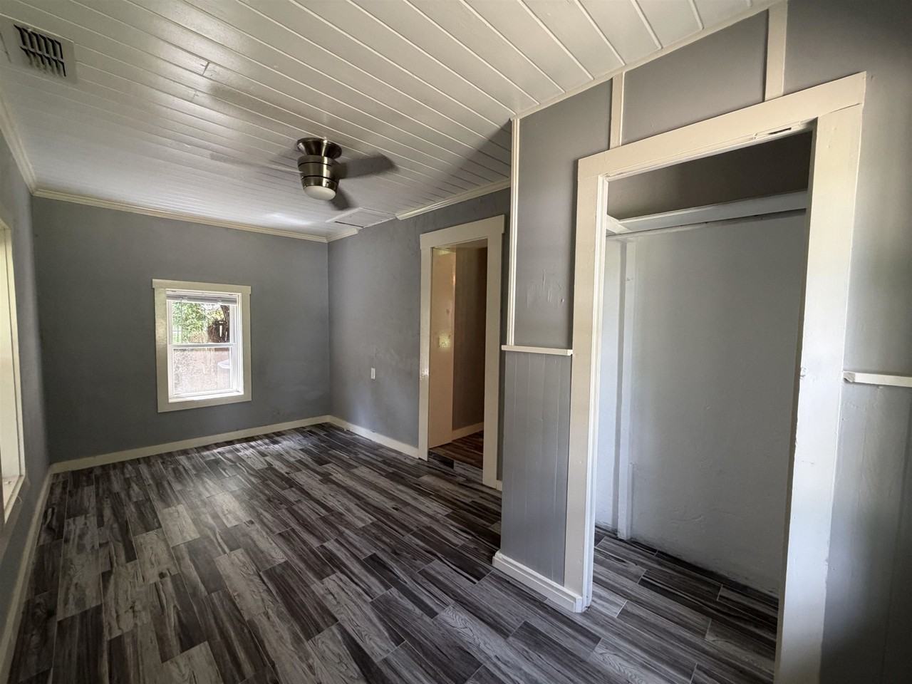 1316 Aintree Ln - Photo 7 of 11