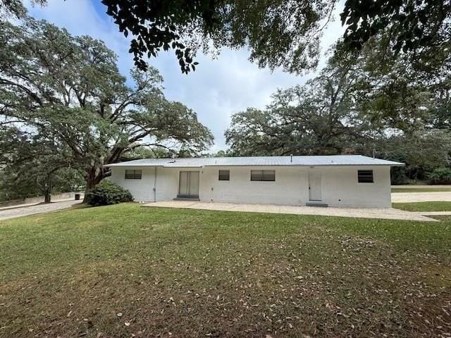 1601 Salmon Dr - Photo 3 of 21