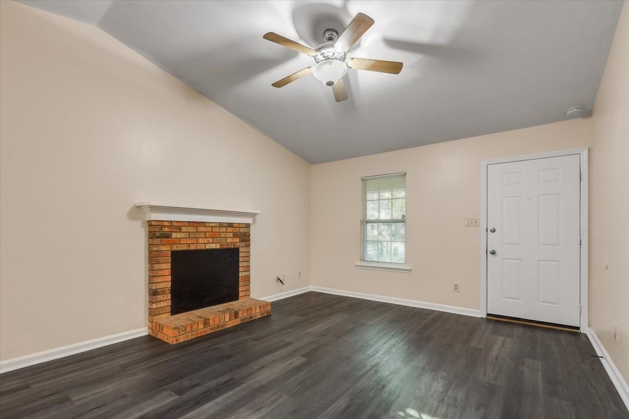 1901 Gina Dr #B - Photo 7 of 50