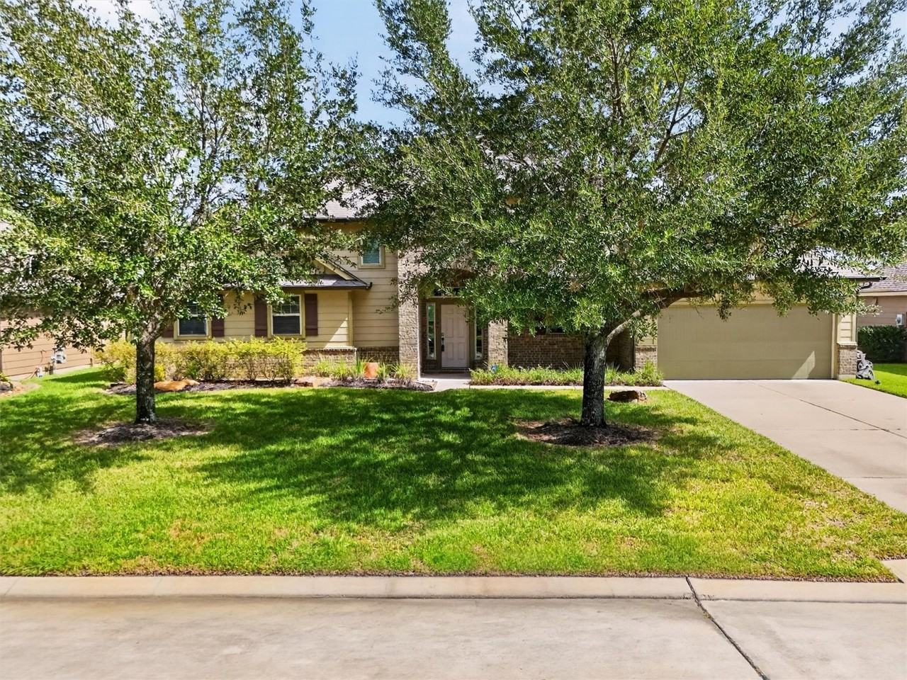 11306 Misty Willow Ln - Photo 2 of 47