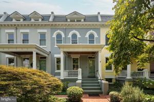 featured image of 221 E St Se