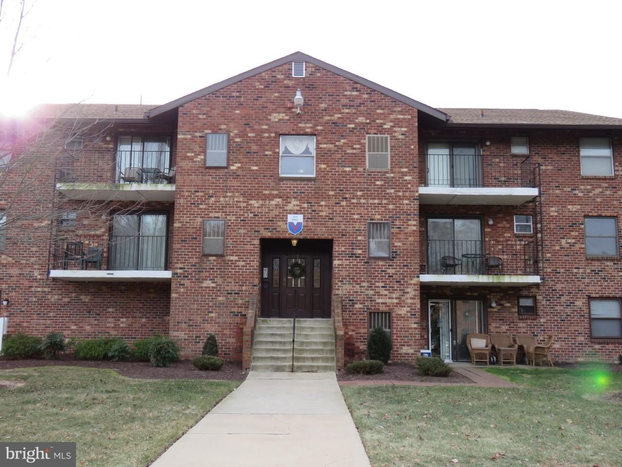 6 Ivy Hall - Photo 2 of 13