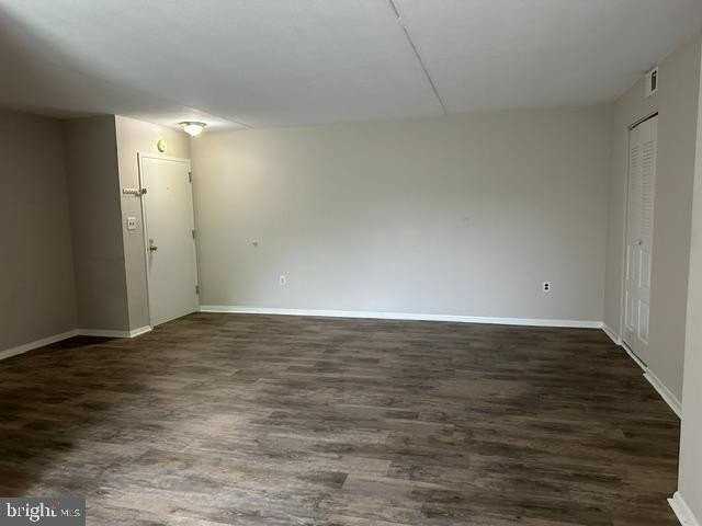 6 Ivy Hall - Photo 4 of 13